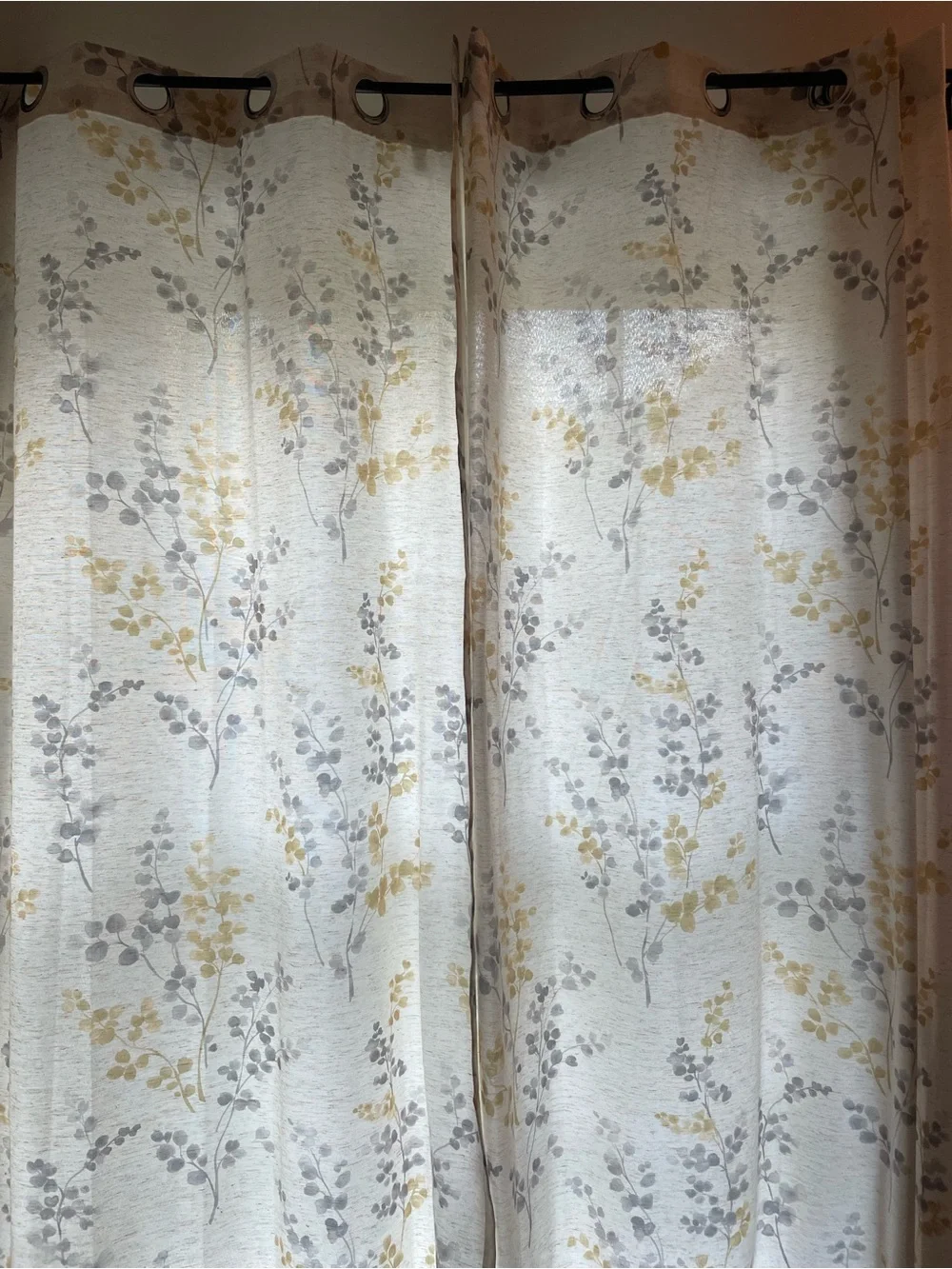2 Floral Light Filtering Curtain Panels 98x56.